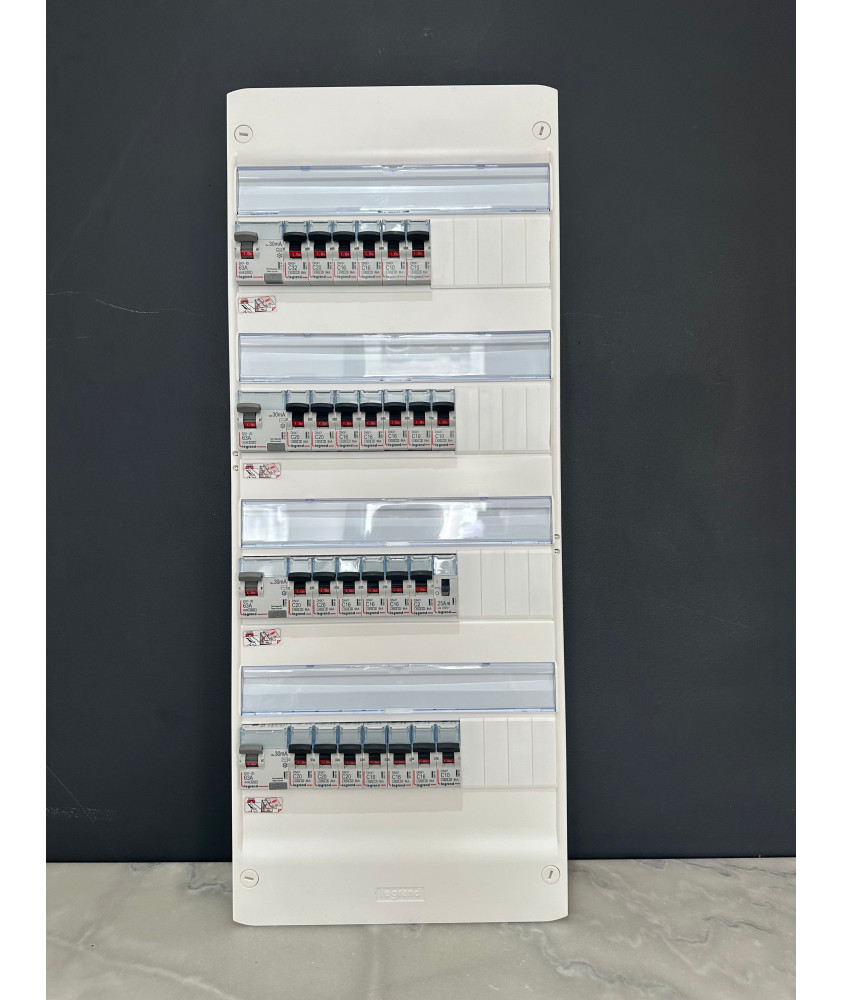 Tableau électrique 4 rangée assemblé par Elec discount avec composant Legrand : 4ID63